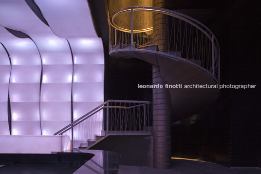 club nox metro arquitetura