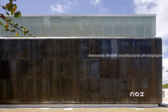 club nox metro arquitetura