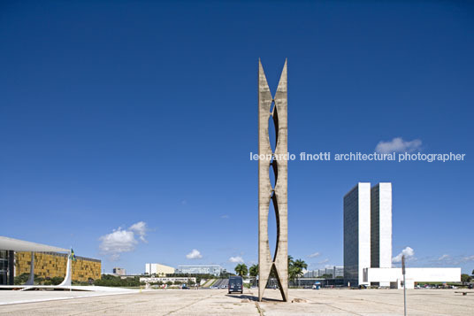 praça dos 3 poderes lucio costa