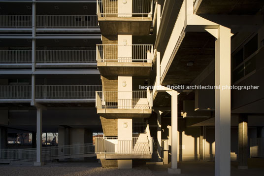 building in vallecas paulo mendes da rocha