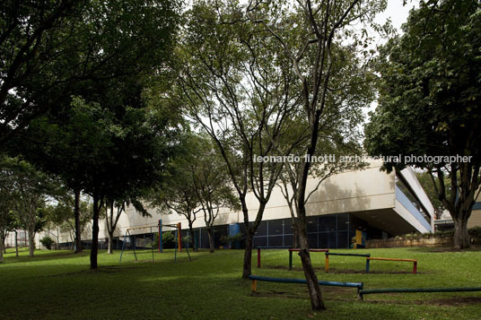 escola primária jardim calux paulo mendes da rocha