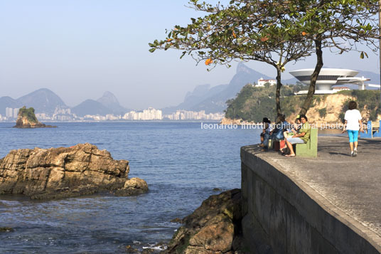 museu de arte contemporânea (mac) oscar niemeyer