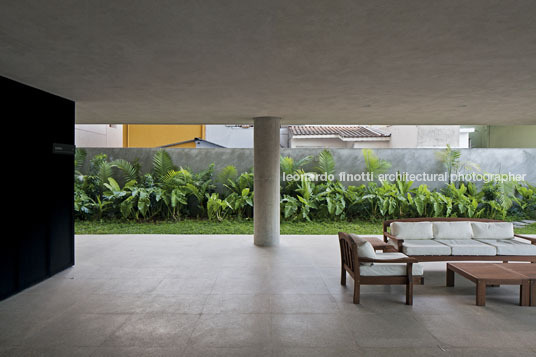 w 305 isay weinfeld