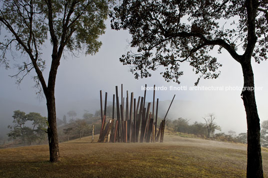 chris burden: beam drop - inhotim chris burden