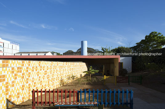 escola francesa oscar niemeyer