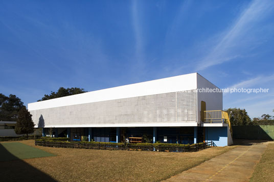 escola francesa oscar niemeyer