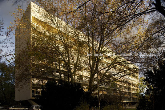 appartment building in hansa oscar niemeyer