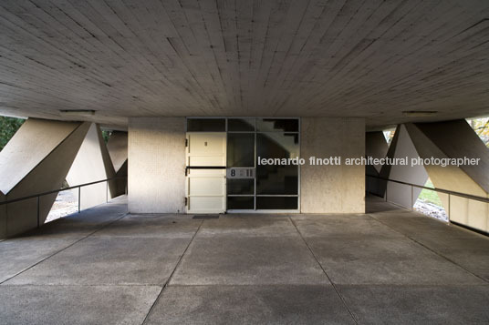 appartment building in hansa oscar niemeyer