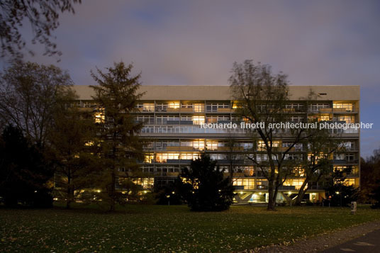 appartment building in hansa oscar niemeyer