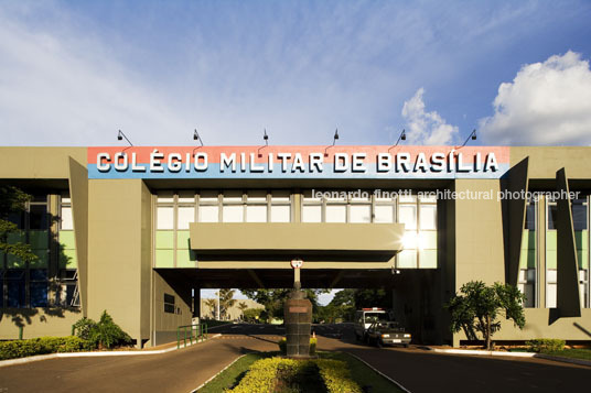 escola militar oscar niemeyer