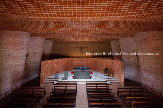 cristo obrero church eladio dieste