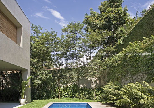 casa morumbi isay weinfeld