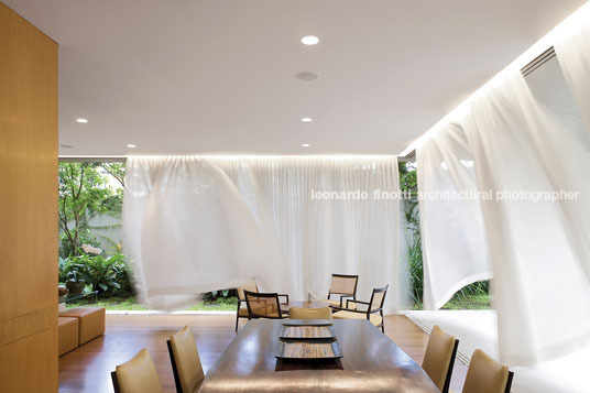 casa morumbi isay weinfeld