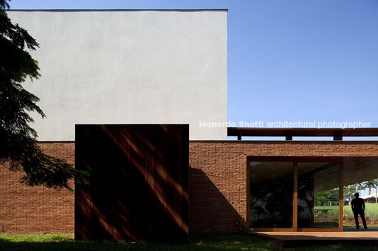 villas fasano - fazenda boa vista isay weinfeld