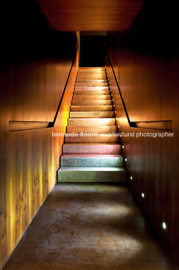 bar número isay weinfeld