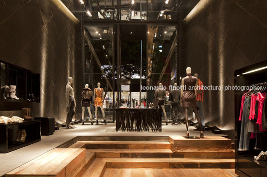 triton store oscar freire basiches arquitetos associados