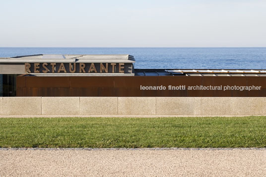 leça da palmeira seaside alvaro siza