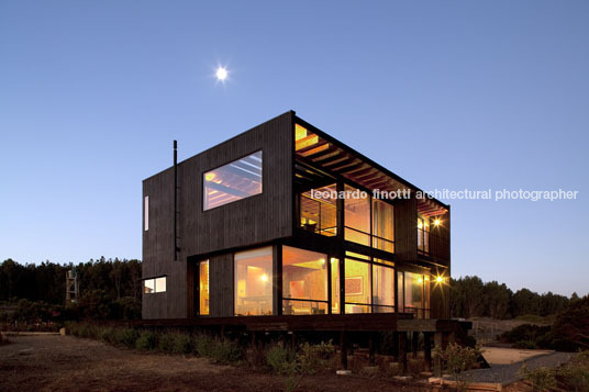 house in tunquén christian beals arquitectos