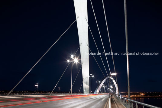 juscelino kubitschek bridge alexandre chan