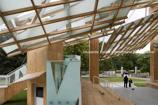 serpentine pavilion 2008 frank o. gehry