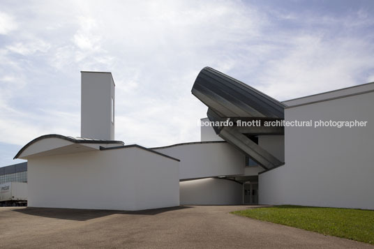 vitra design museum and furniture factory frank o. gehry