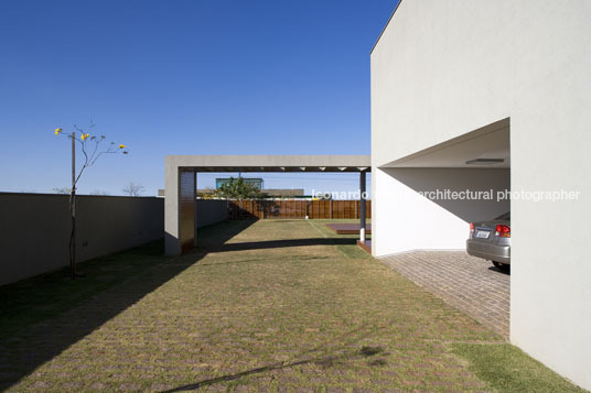 ff house gustavo penna