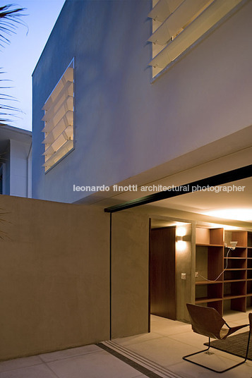 vicente penteado house metro arquitetos