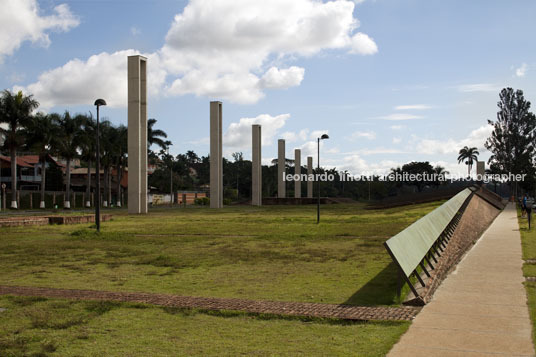 public square at pampulha arquitetos associados