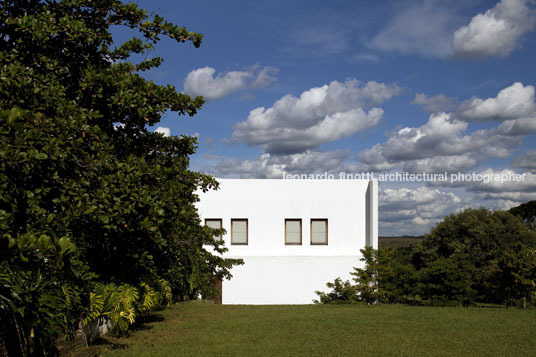 acl house aurelio martinez flores