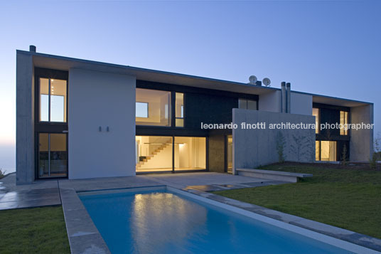 salgados house jstc arquitectos 