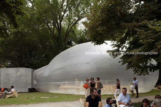 people meet in architecture - giardine della bienalle 2010 kazuyo sejima