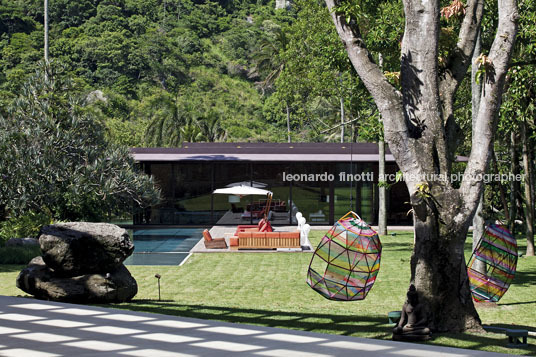 casa joá bernardes+jacobsen