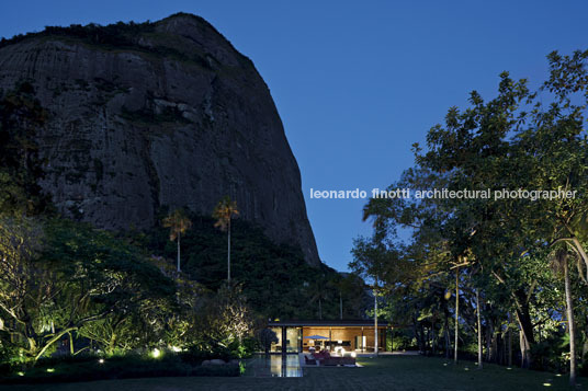 casa joá bernardes+jacobsen