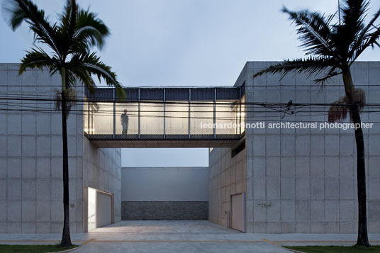 new leme s gallery metro arquitetos