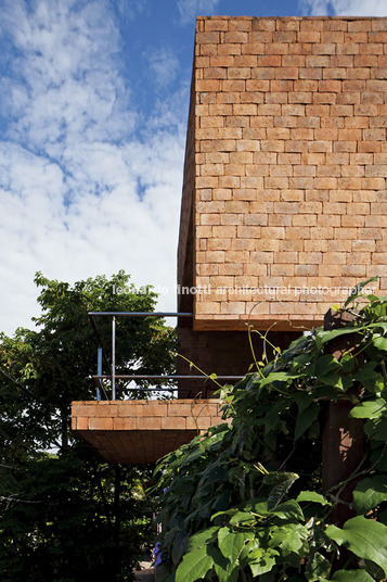 mburicao house estudio elgue & asociados