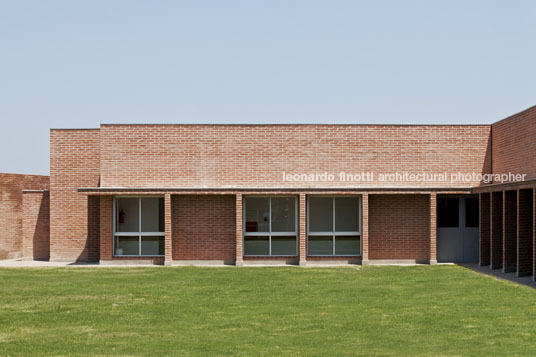 villa el libertador municipal hospital viale dutari arquitectos