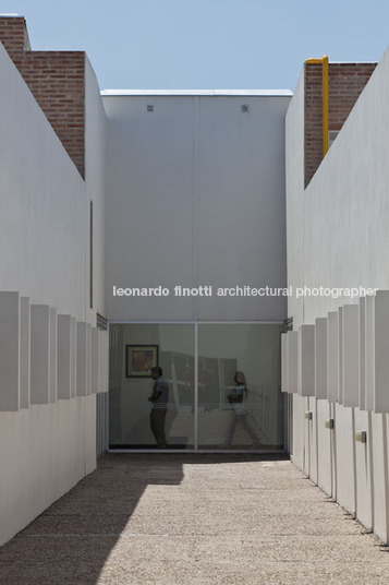 villa el libertador municipal hospital viale dutari arquitectos