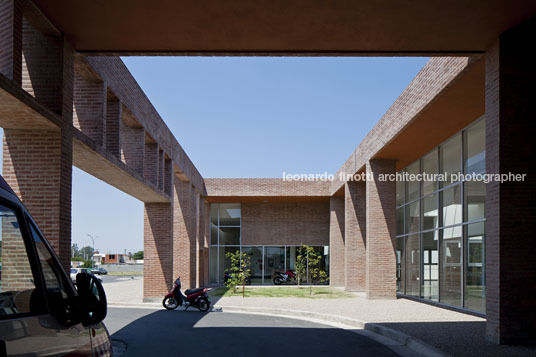 villa el libertador municipal hospital viale dutari arquitectos