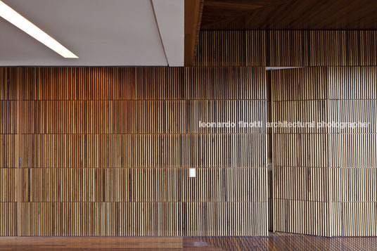 casa ml - fazenda boa vista bernardes+jacobsen