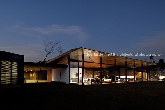 casa bv - fazenda boa vista bernardes+jacobsen