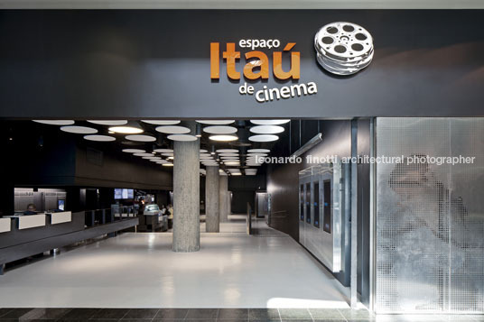 cinema itaú/crystal mall metro arquitetos