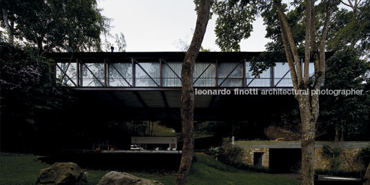 casa ponte - serra das araras bernardes arquitetura