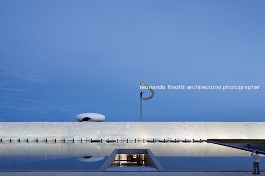 jk memorial oscar niemeyer