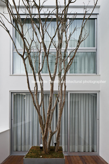 casa dos pátios ar arquitetos