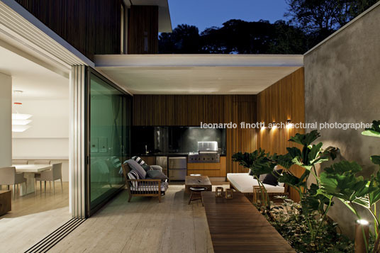 casa maa bernardes+jacobsen