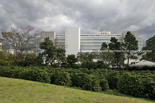 ibirapuera several authors