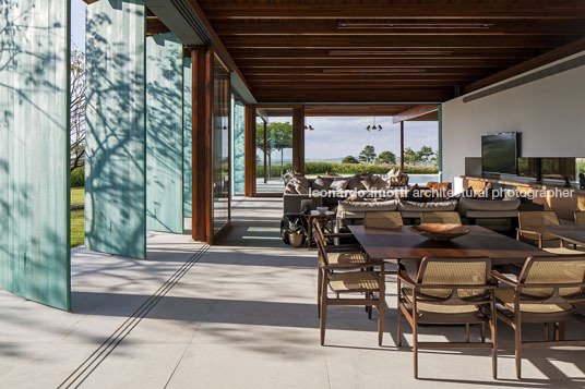 casa gcp - fazenda boa vista bernardes arquitetura