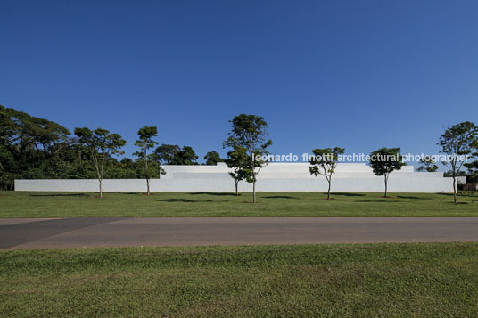 spa fasano - fazenda boa vista isay weinfeld