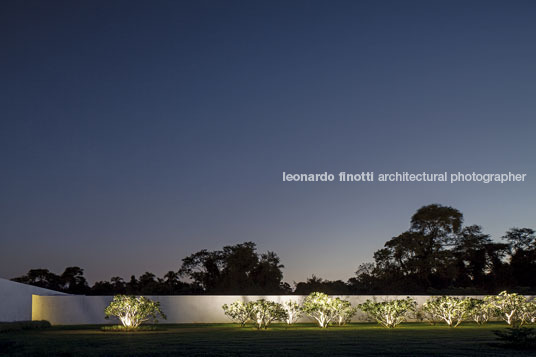 spa fasano - fazenda boa vista isay weinfeld