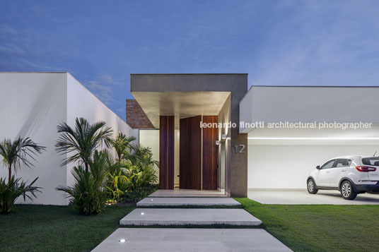 tb house aguirre arquitetura